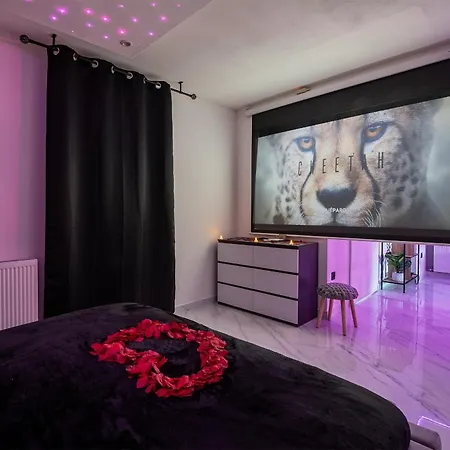 In Jacuzzi Privé Jardin *