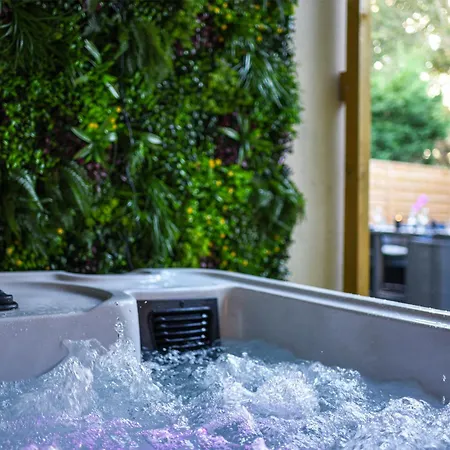 Appartement In Jacuzzi Privé Jardin