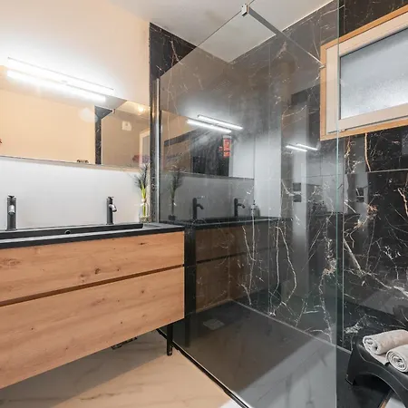 In Jacuzzi Prive Jardin Apartament Escalquens