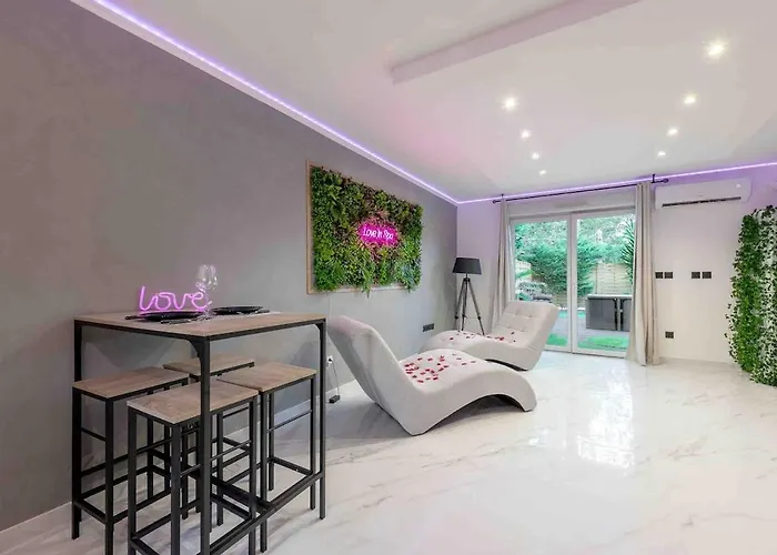 In Jacuzzi Prive Jardin דירה *